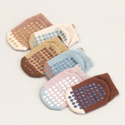 Calcetines antideslizantes infantiles con dibujos (pack de 6 pares)